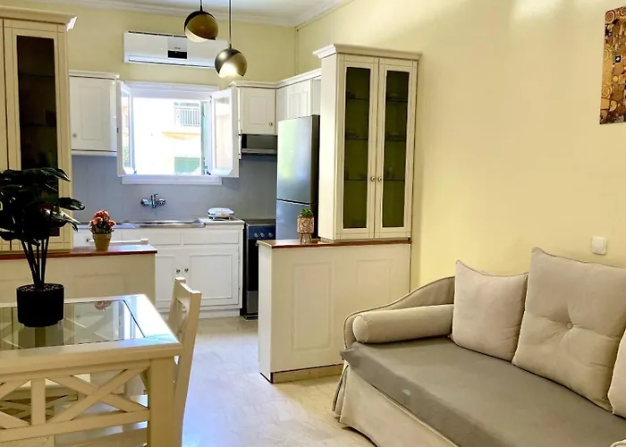 Panos Apartment