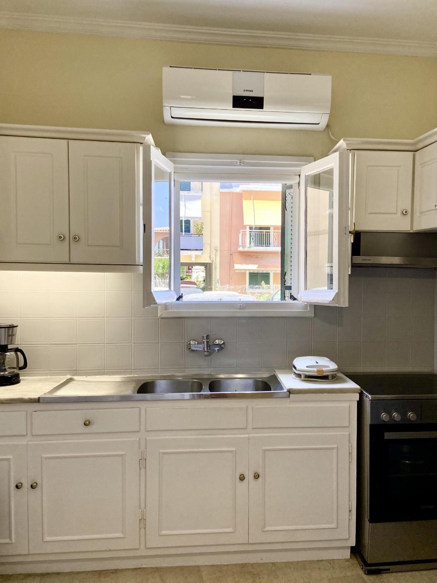 Panos Apartment *